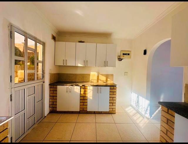 2 BEDROOM PROPERTY TO RENT IN MONTCLAIR